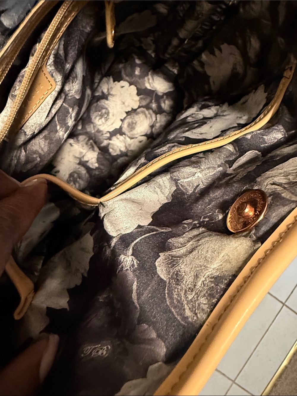 Ted Baker Tan Patent Quilted Shoulder Tote - Picture 13 of 13
